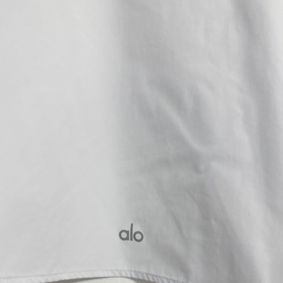 Alo Cropped Take Me Out Button Up - Picture 4 of 6